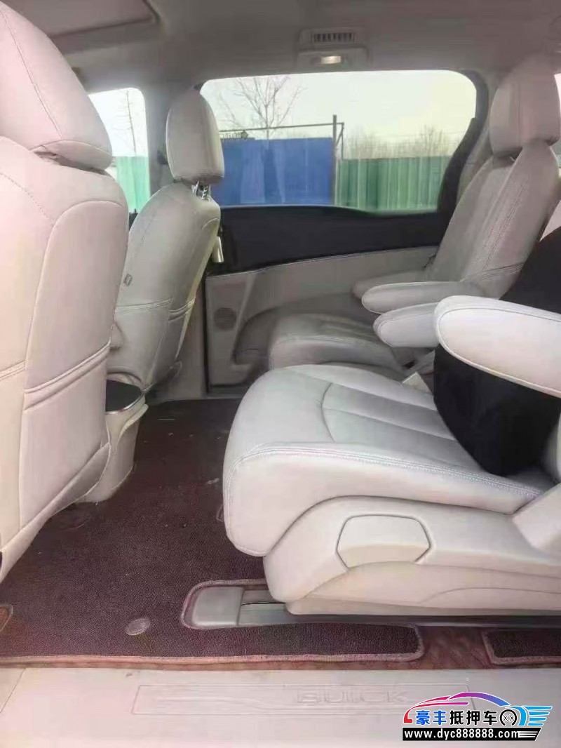 16年别克GL8轿车抵押车出售