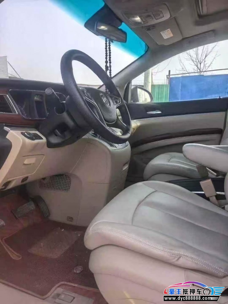 16年别克GL8轿车抵押车出售