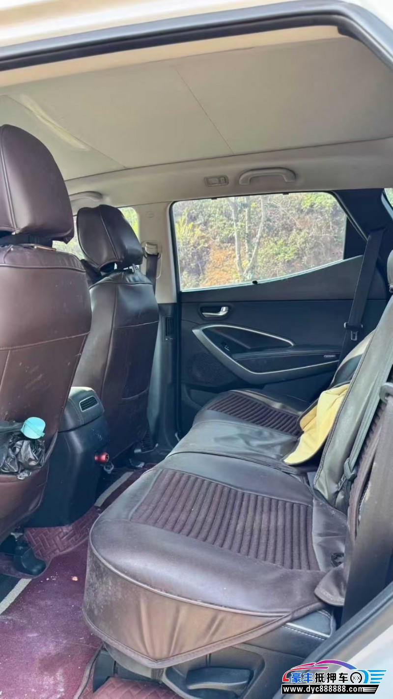 19年现代新胜达轿车抵押车出售