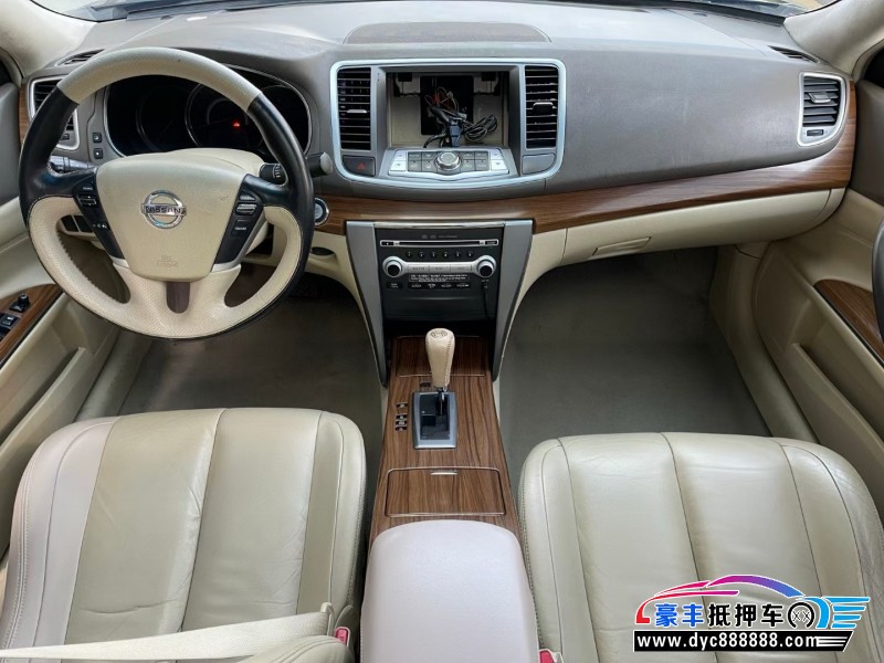 11年日产天籁轿车抵押车出售