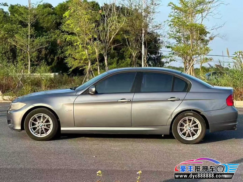 12年宝马3系轿车抵押车出售