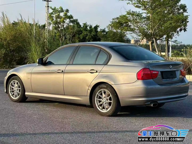 12年宝马3系轿车抵押车出售