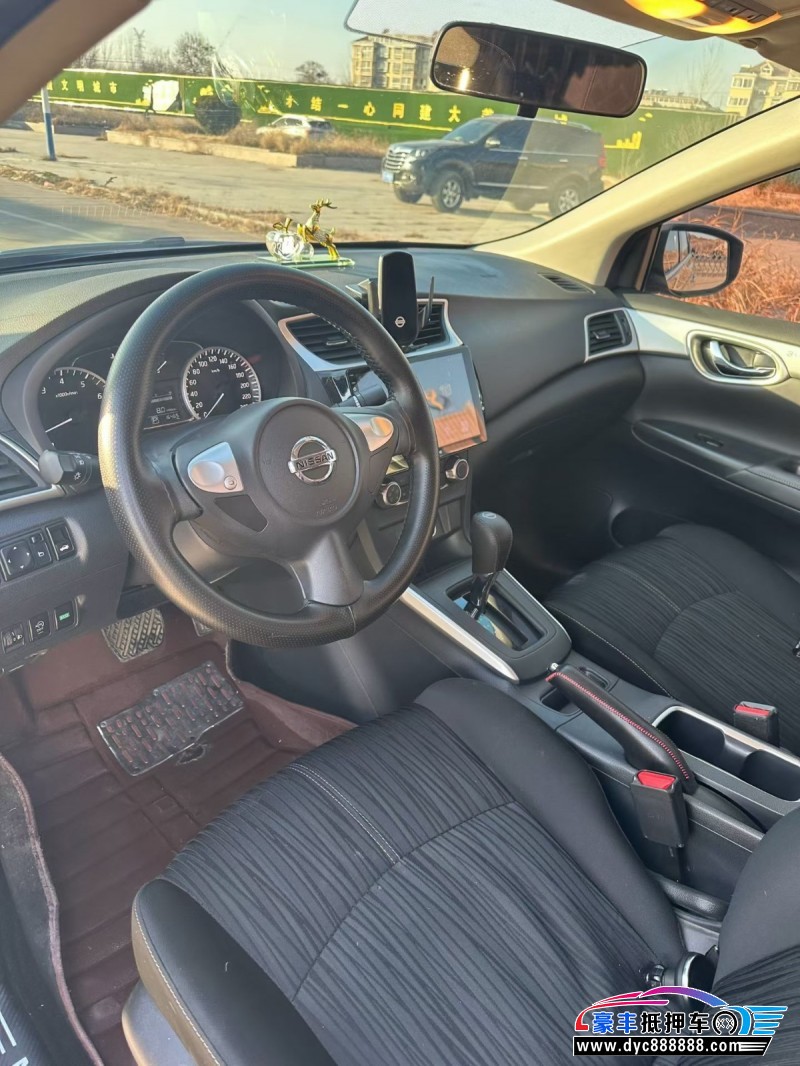 25年日产轩逸轿车抵押车出售