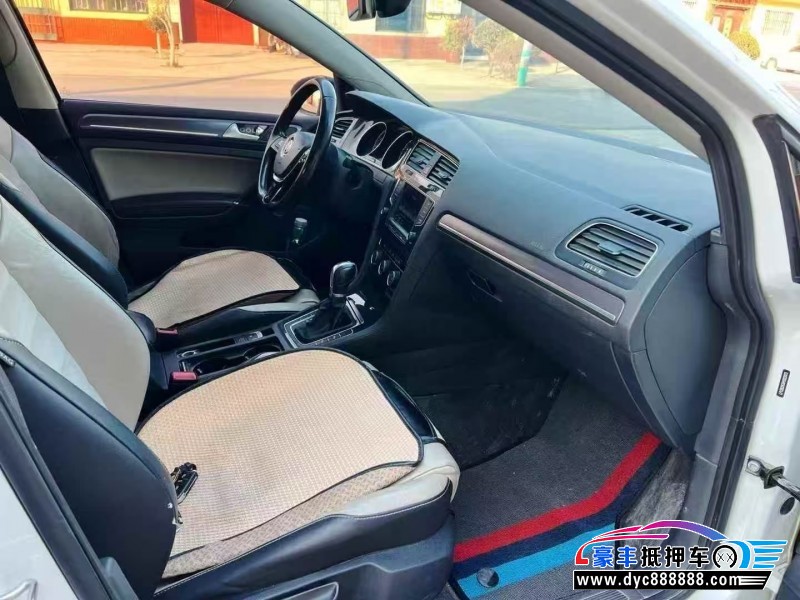 17年大众高尔夫轿车抵押车出售