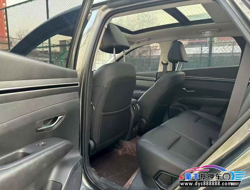 21年现代途胜轿车抵押车出售