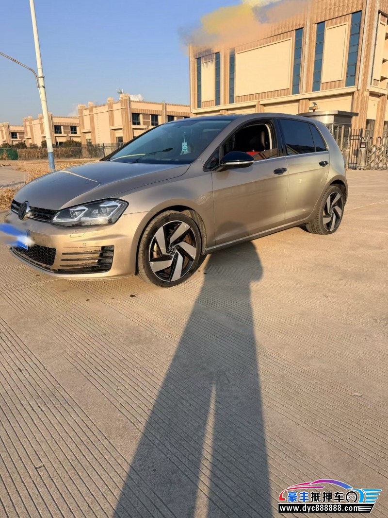 17年大众高尔夫轿车抵押车出售