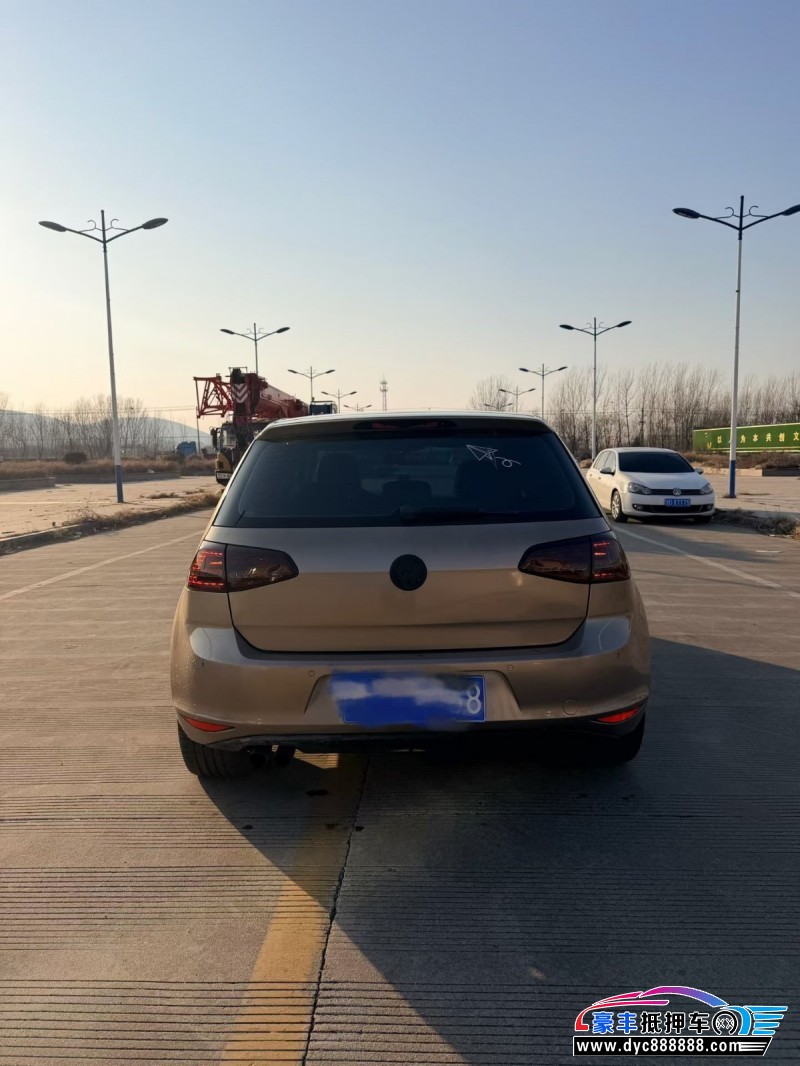 17年大众高尔夫轿车抵押车出售