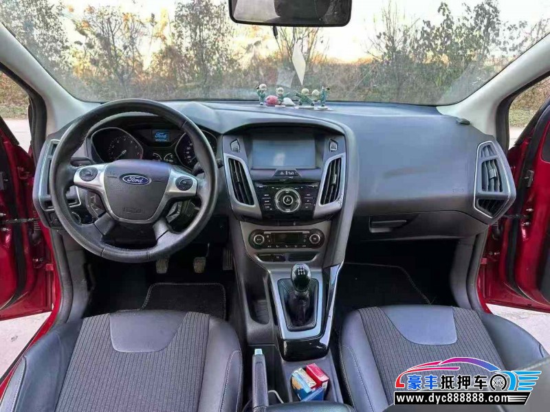 13年福特福克斯轿车抵押车出售