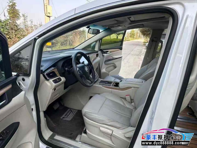 18年别克GL8轿车抵押车出售