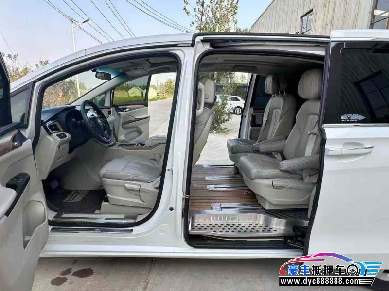 18年别克GL8轿车抵押车出售