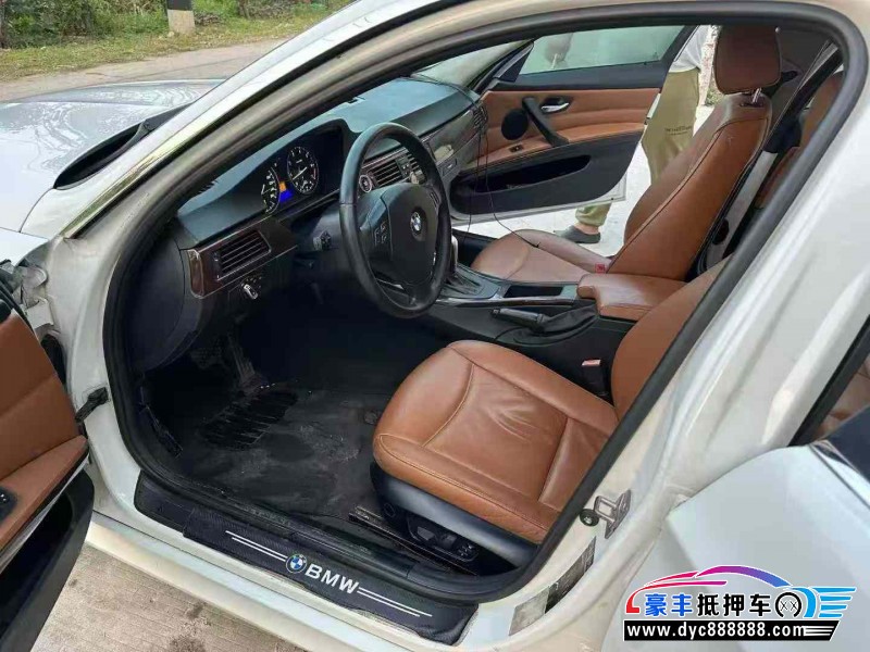 11年宝马3系轿车抵押车出售