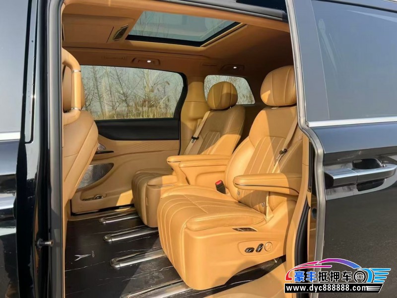 24年岚图梦想家轿车抵押车出售