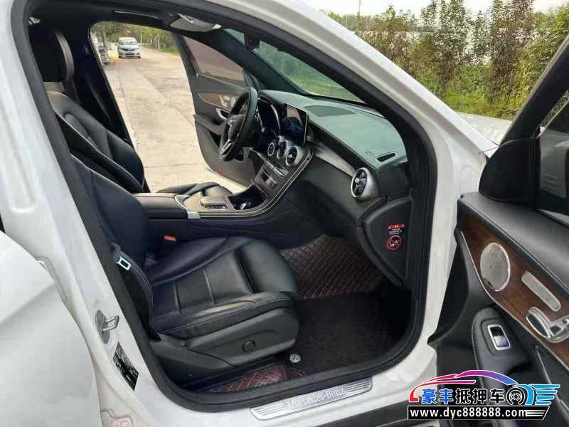21年奔驰GLC轿车抵押车出售