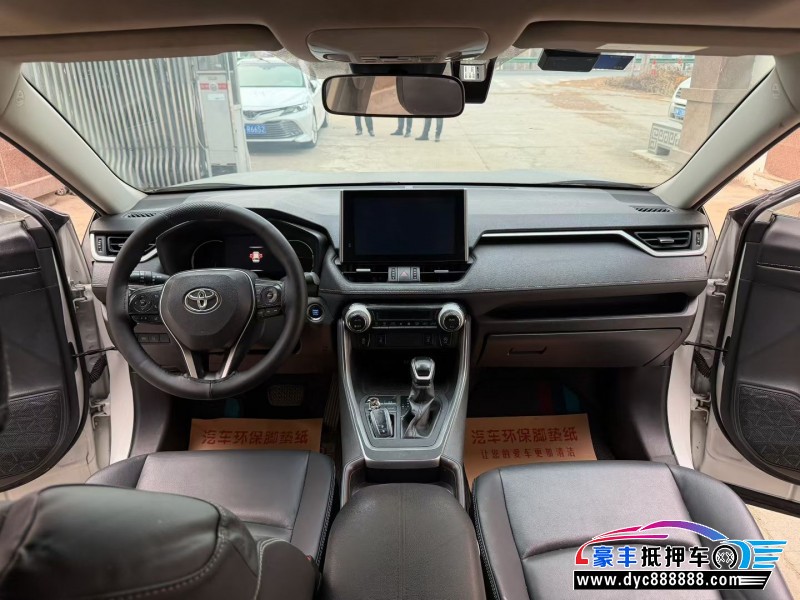 21年丰田RAV4轿车抵押车出售