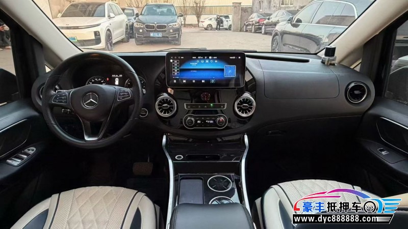 22年奔驰威霆轿车抵押车出售