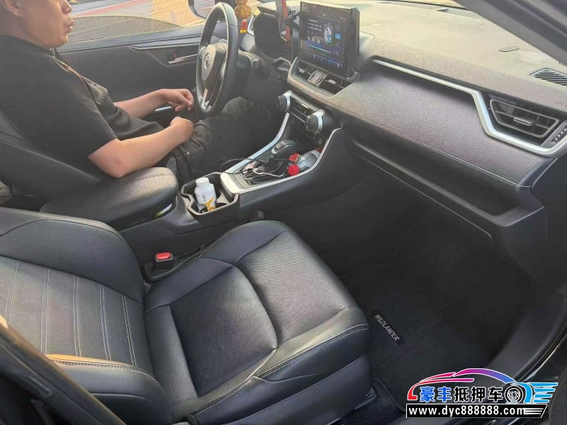 21年丰田威兰达轿车抵押车出售