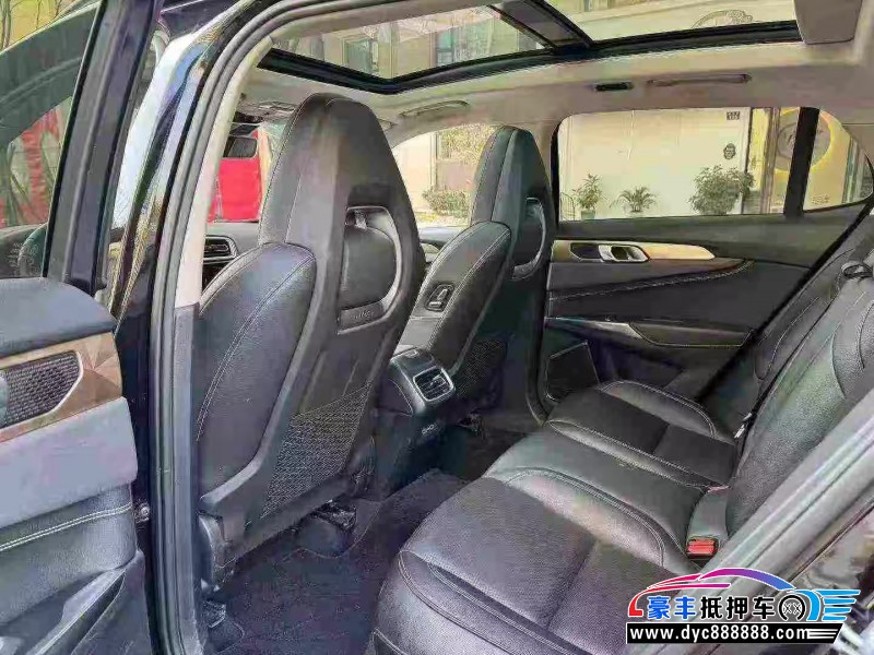 19年领克01轿车抵押车出售