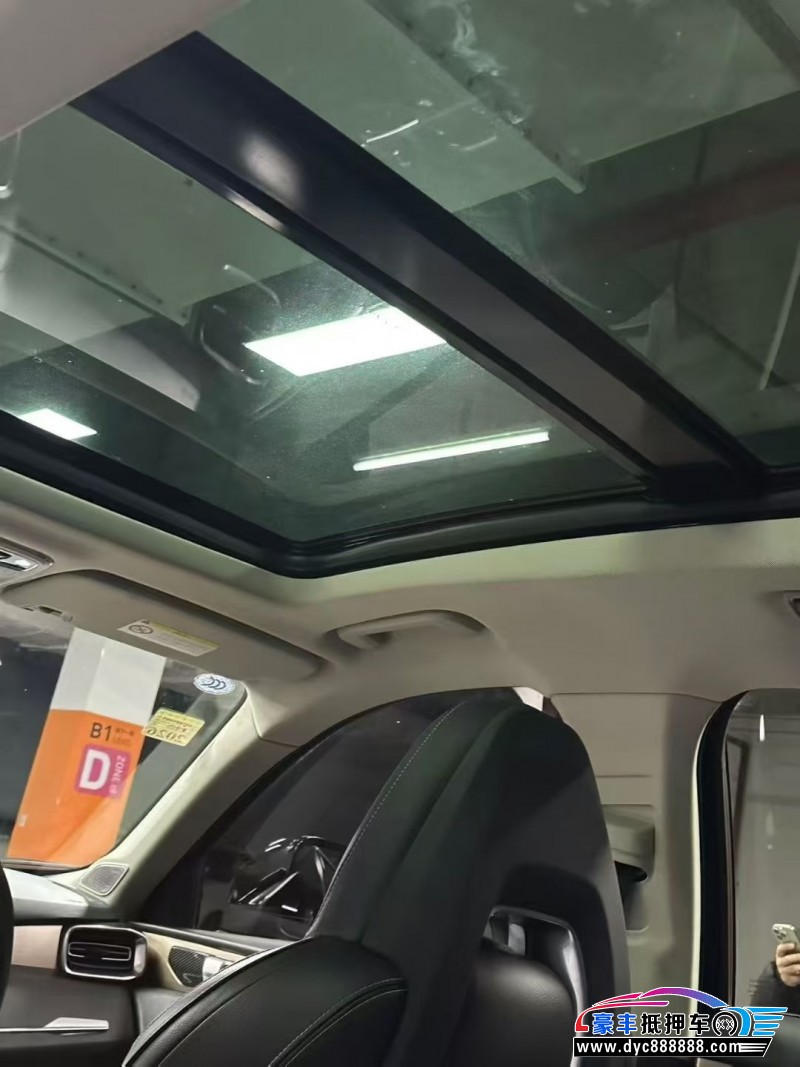 18年领克01轿车抵押车出售