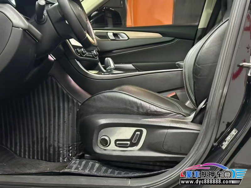 18年领克01轿车抵押车出售