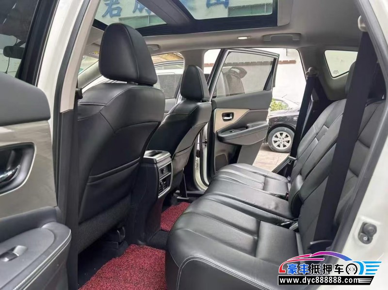 17年日产楼兰轿车抵押车出售