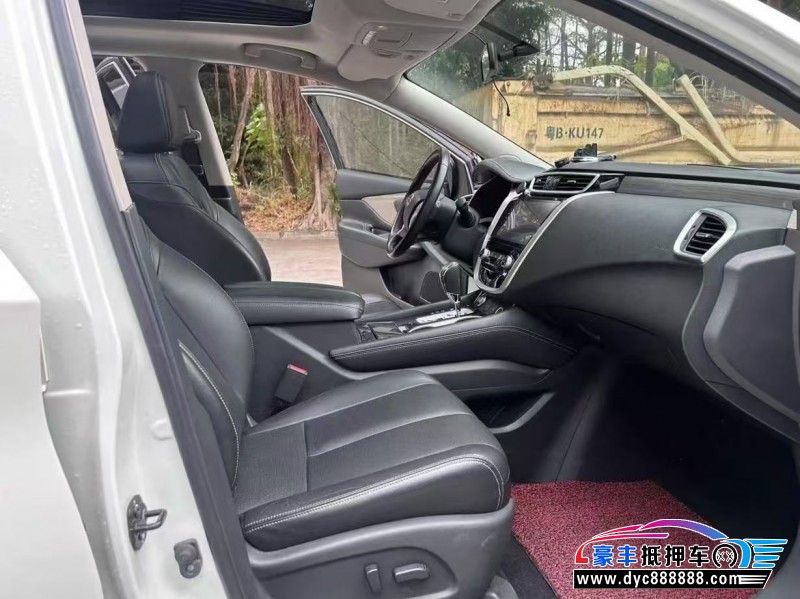 17年日产楼兰轿车抵押车出售