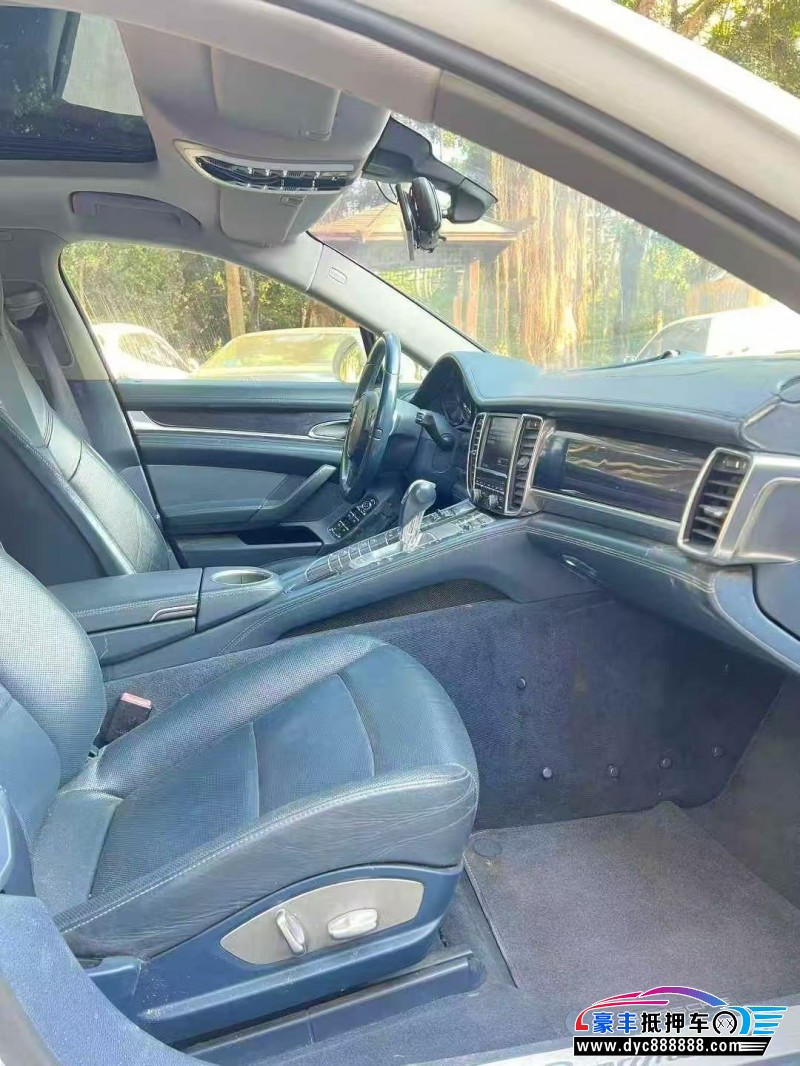 12年保时捷帕纳梅拉轿车抵押车出售