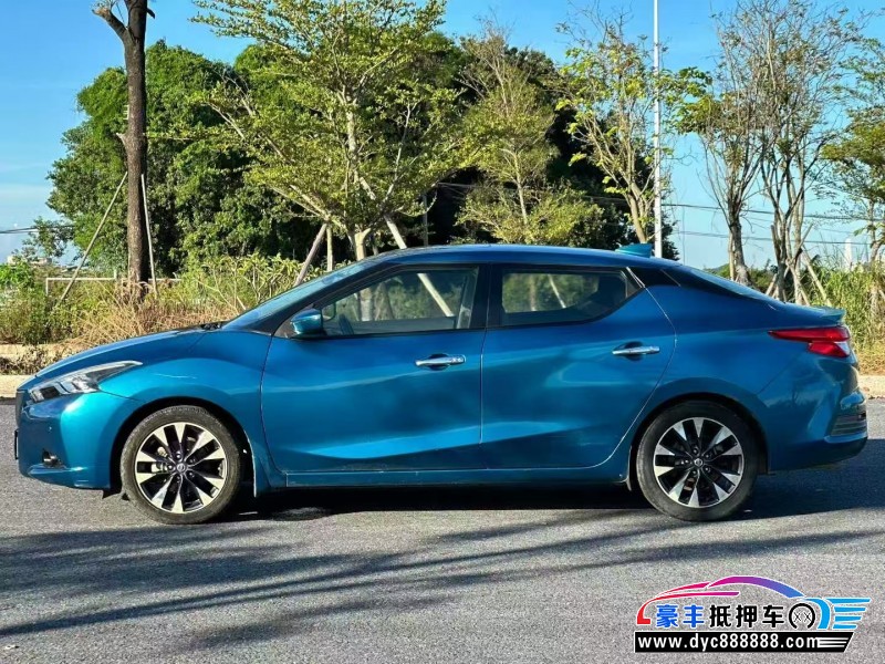 16年日产蓝鸟轿车抵押车出售