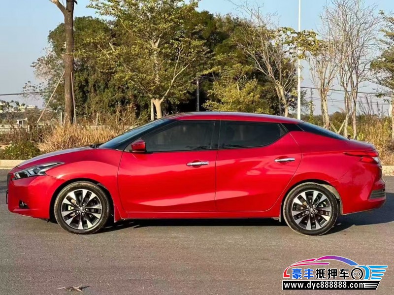 18年日产蓝鸟轿车抵押车出售