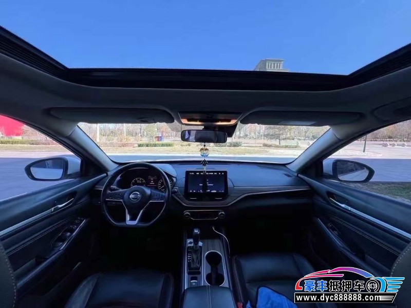 20年日产天籁轿车抵押车出售