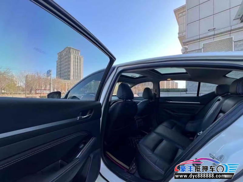 20年日产天籁轿车抵押车出售