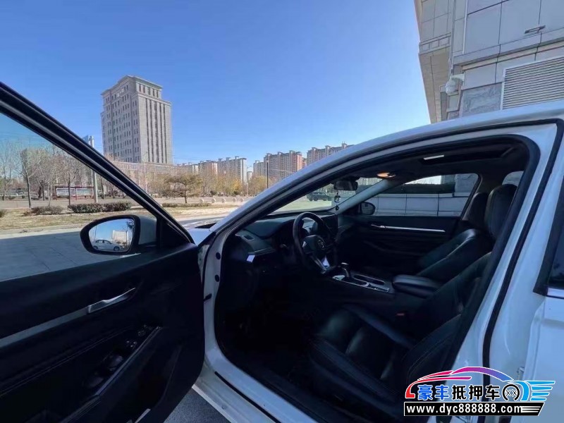 20年日产天籁轿车抵押车出售