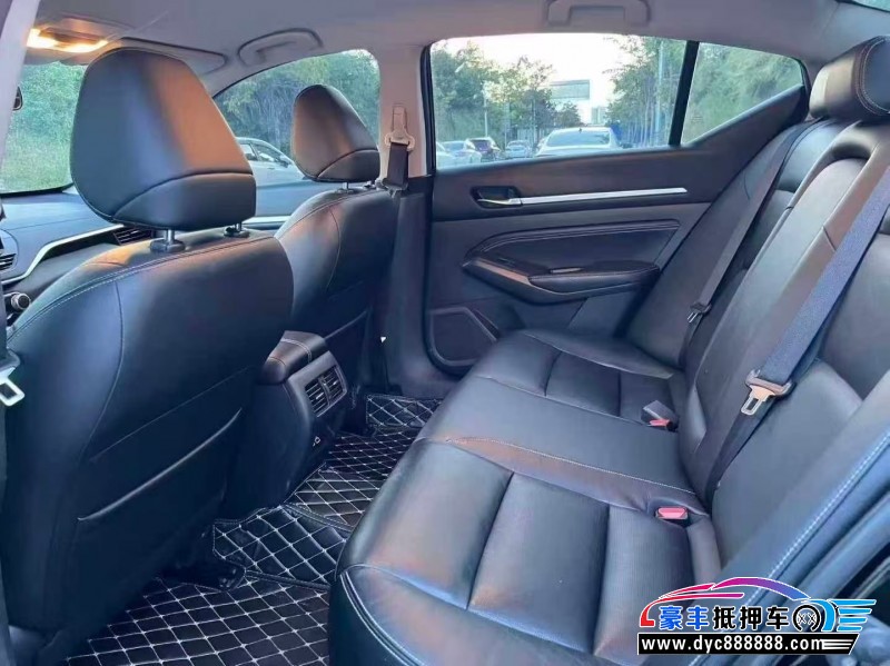 22年日产天籁轿车抵押车出售