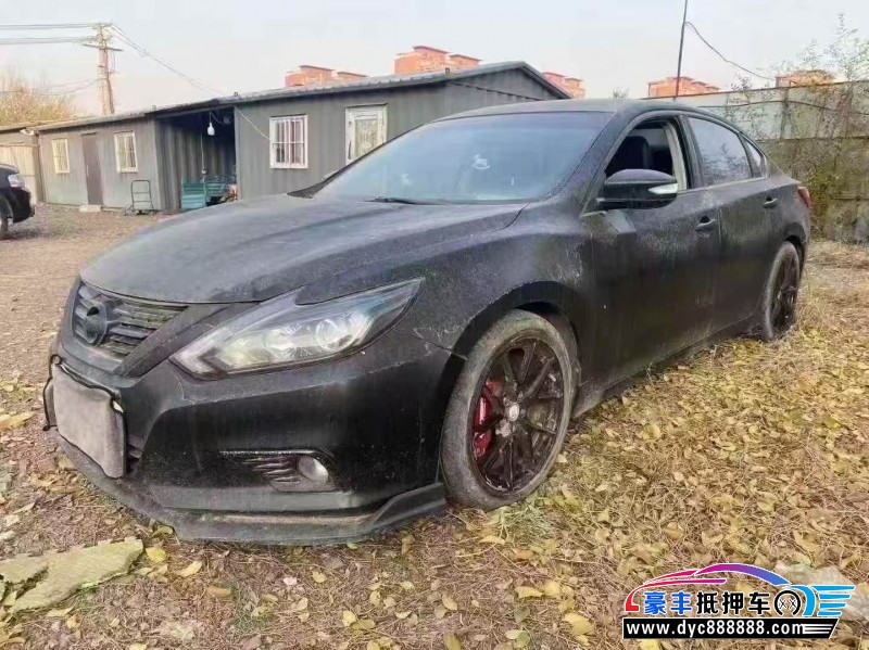 16年日产天籁轿车抵押车出售