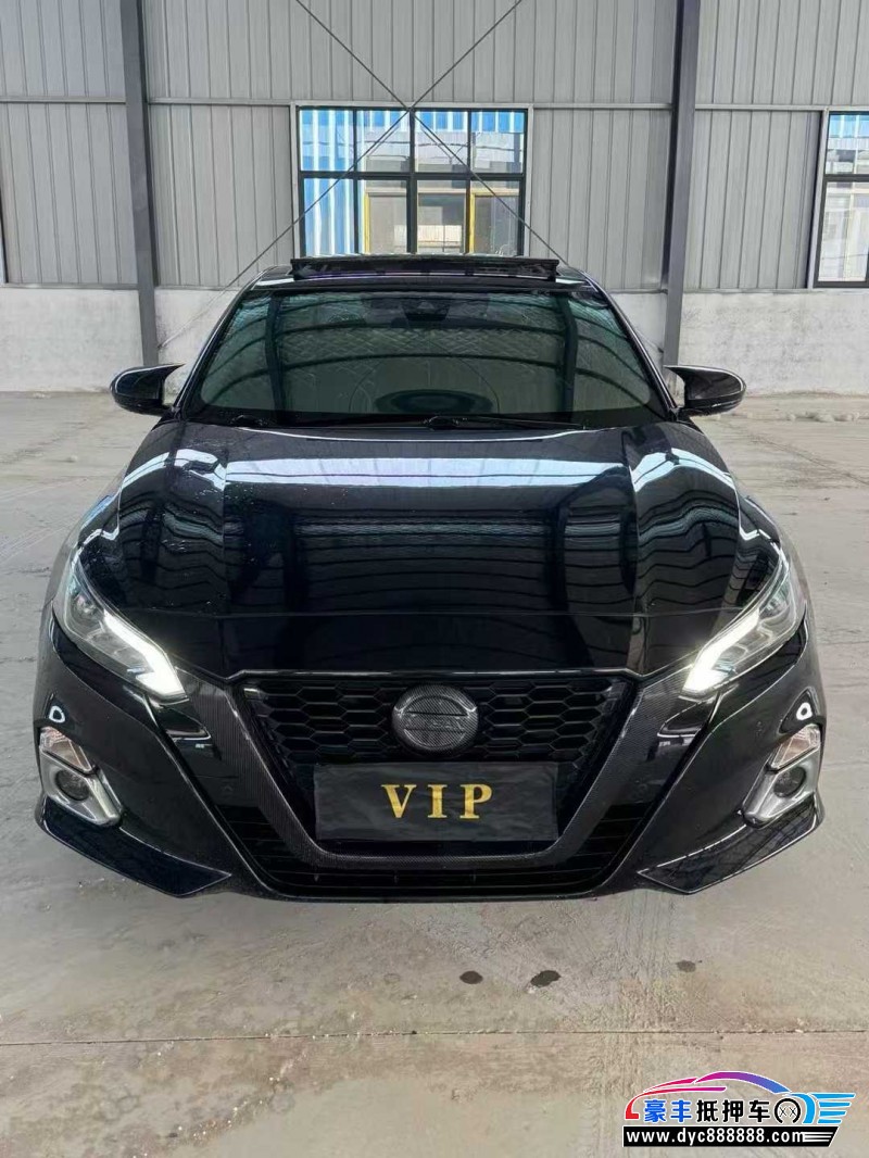 19年日产天籁轿车抵押车出售