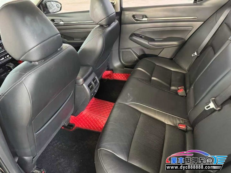 19年日产天籁轿车抵押车出售