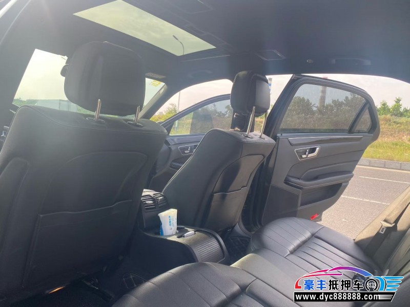 15年奔驰E轿车抵押车出售