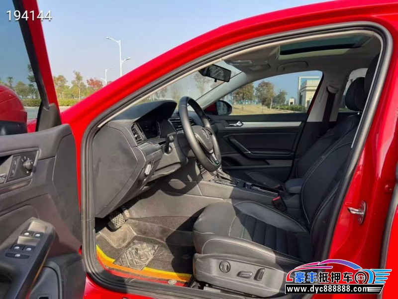 21年大众凌渡轿车抵押车出售