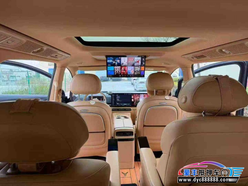 25年岚图梦想家轿车抵押车出售