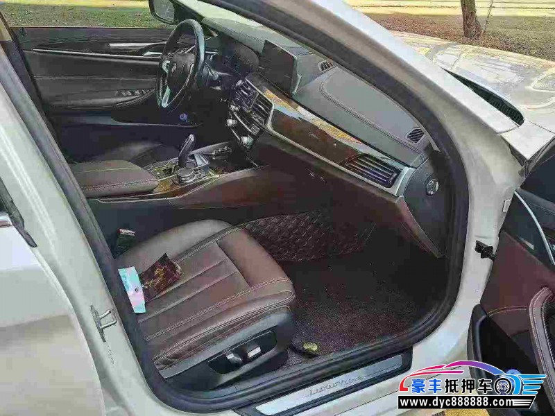 19年宝马5系轿车抵押车出售