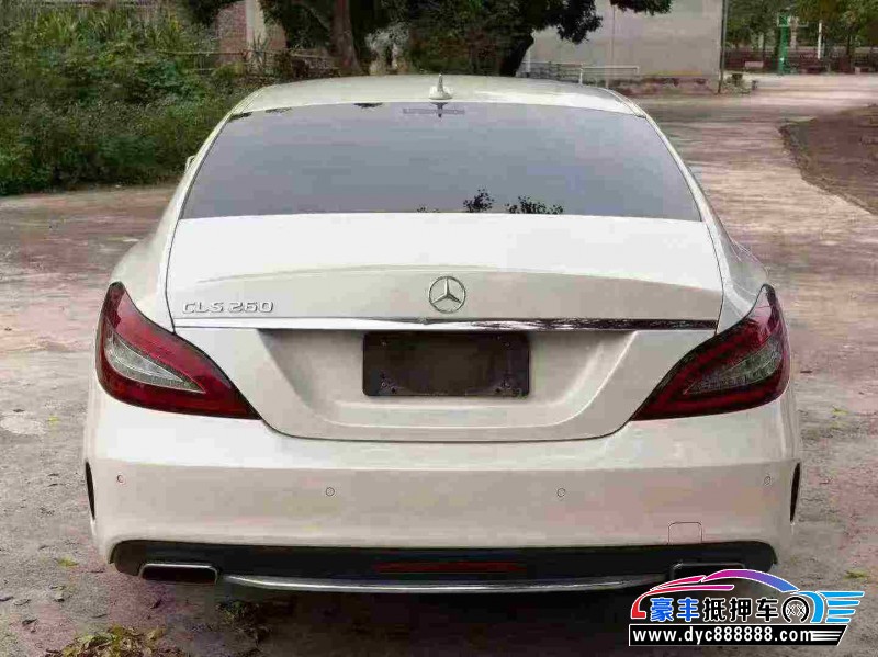 17年奔驰CLS轿车抵押车出售