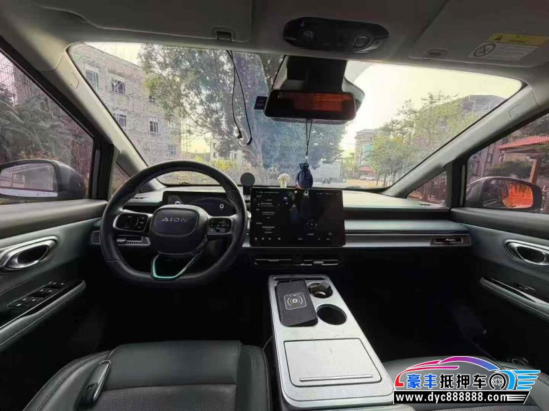 23年埃安Y80轿车抵押车出售