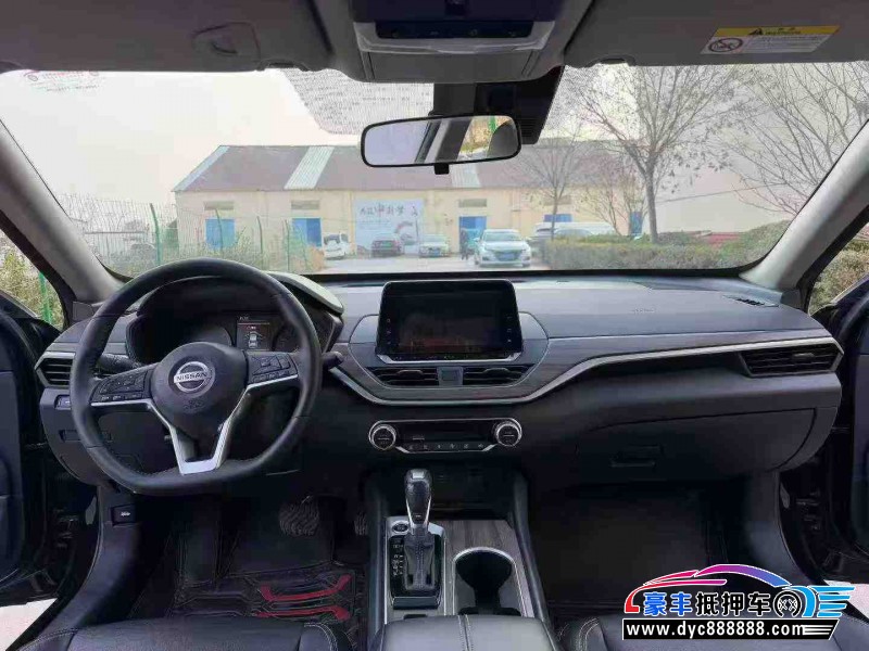 22年日产天籁轿车抵押车出售