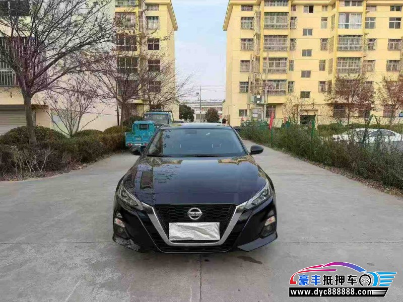22年日产天籁轿车抵押车出售
