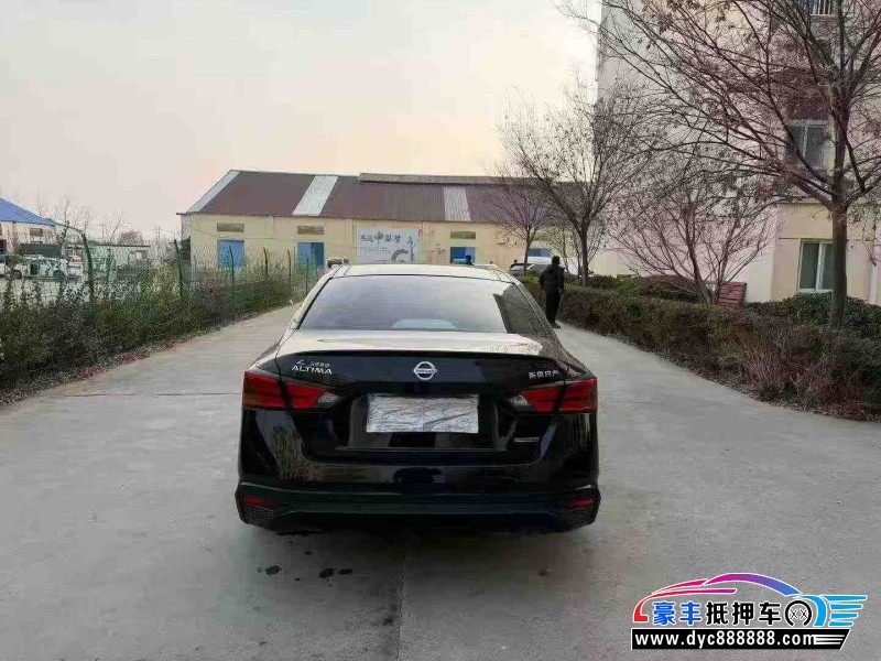 22年日产天籁轿车抵押车出售