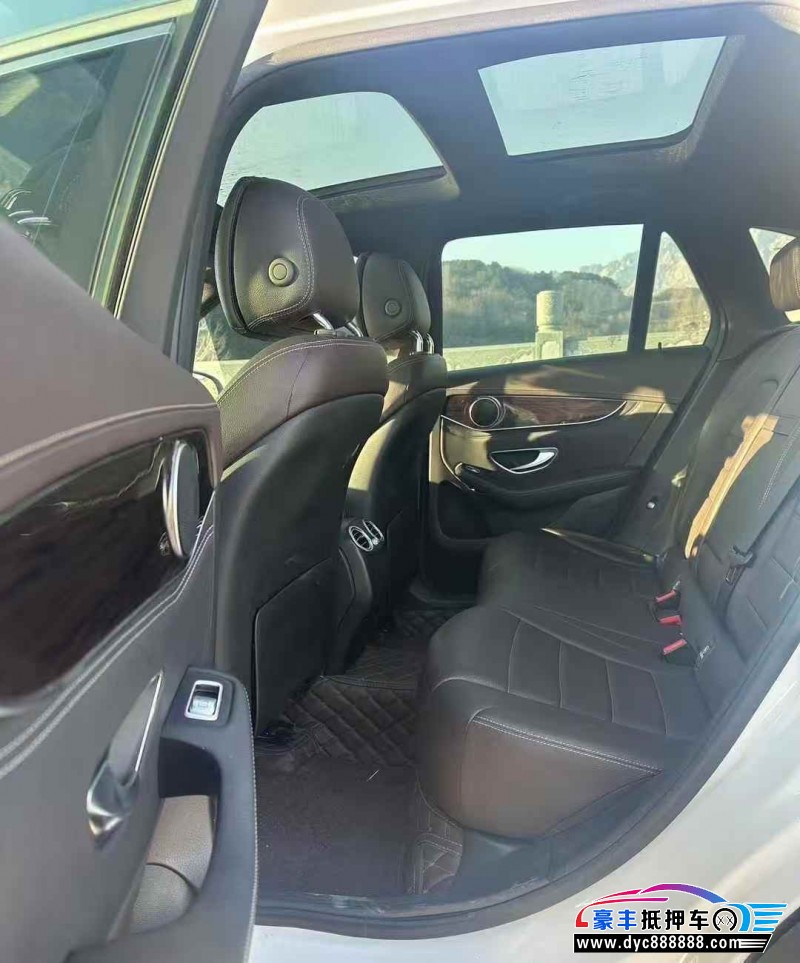 16年奔驰GLC轿车抵押车出售