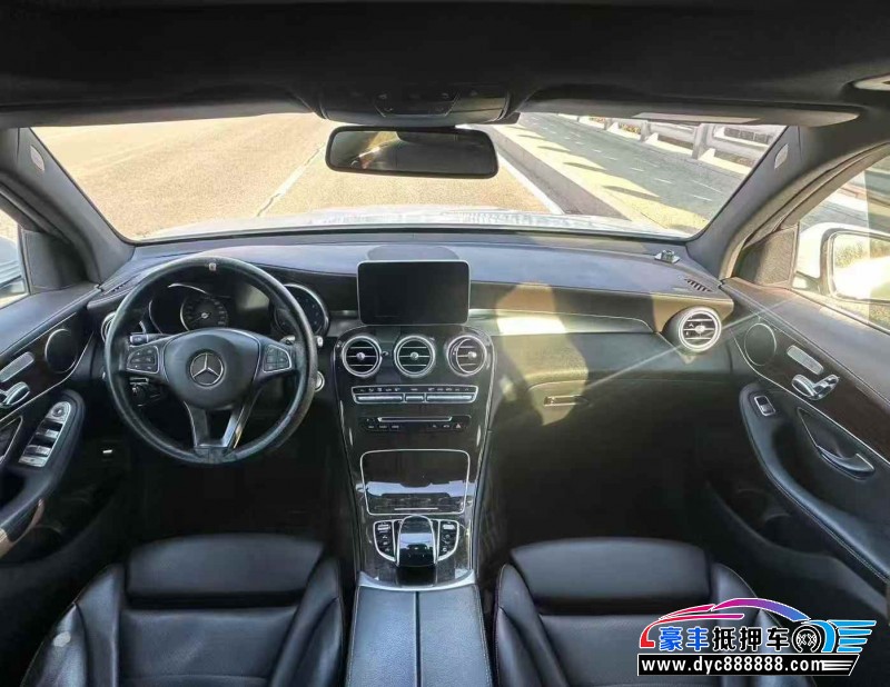 16年奔驰GLC轿车抵押车出售