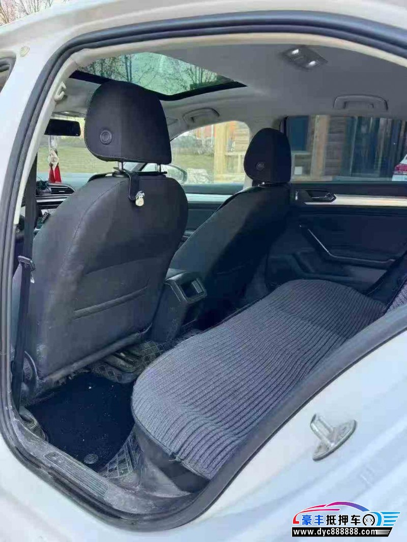 22年大众凌渡轿车抵押车出售