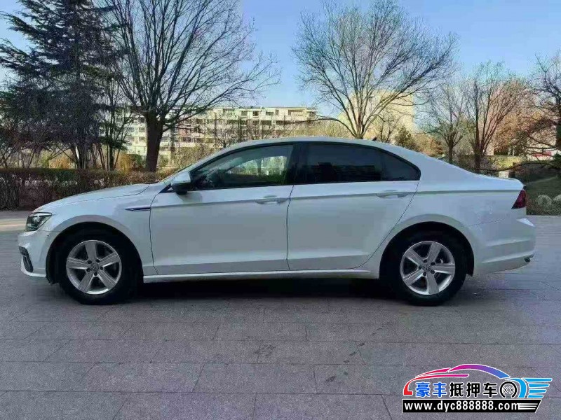 22年大众凌渡轿车抵押车出售