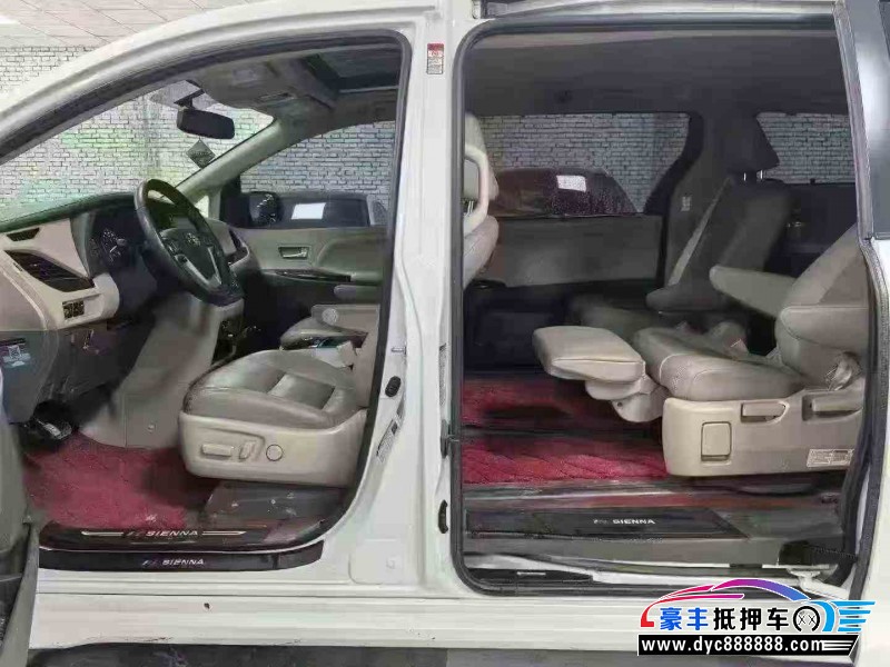 20年丰田塞纳轿车抵押车出售