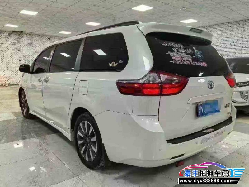 20年丰田塞纳轿车抵押车出售